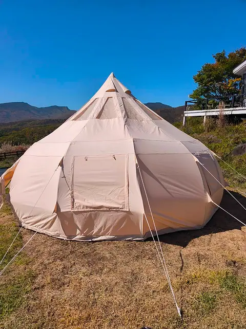 Onion tent (4–6 guests)